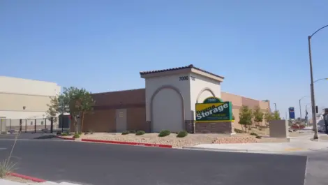 Exterior view Towne Storage Cactus