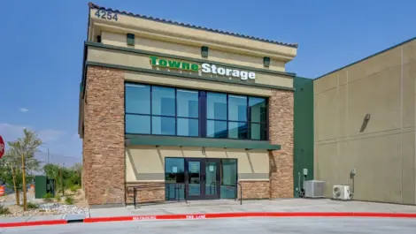 Storefront with entrance to Towne Storage MLK