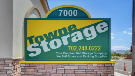 Sign to Towne Storage Cactus