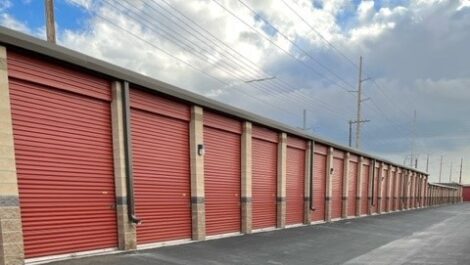Drive up storage units at Towne Storage Vineyard