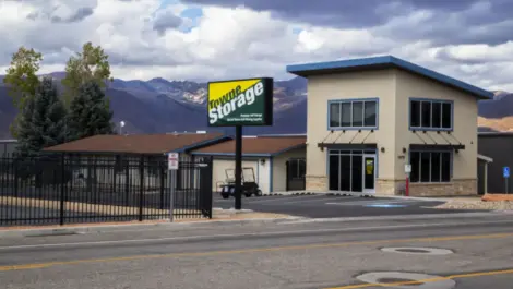 Store front to Towne Storage - Daniels Rd.
