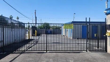 Outdoor security gate
